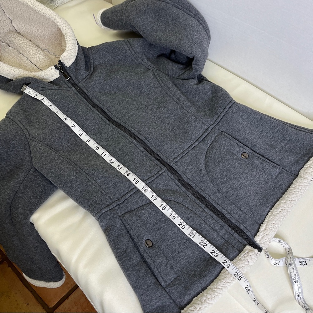 Weatherproof woman’s jacket - Picture 10 of 11
